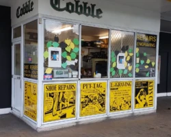 Community notes of condolescence on Cobble's kiosk following Ryk's passing - October 2017